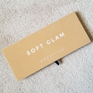 Anastasia Beverly Hills Soft Glam Palette